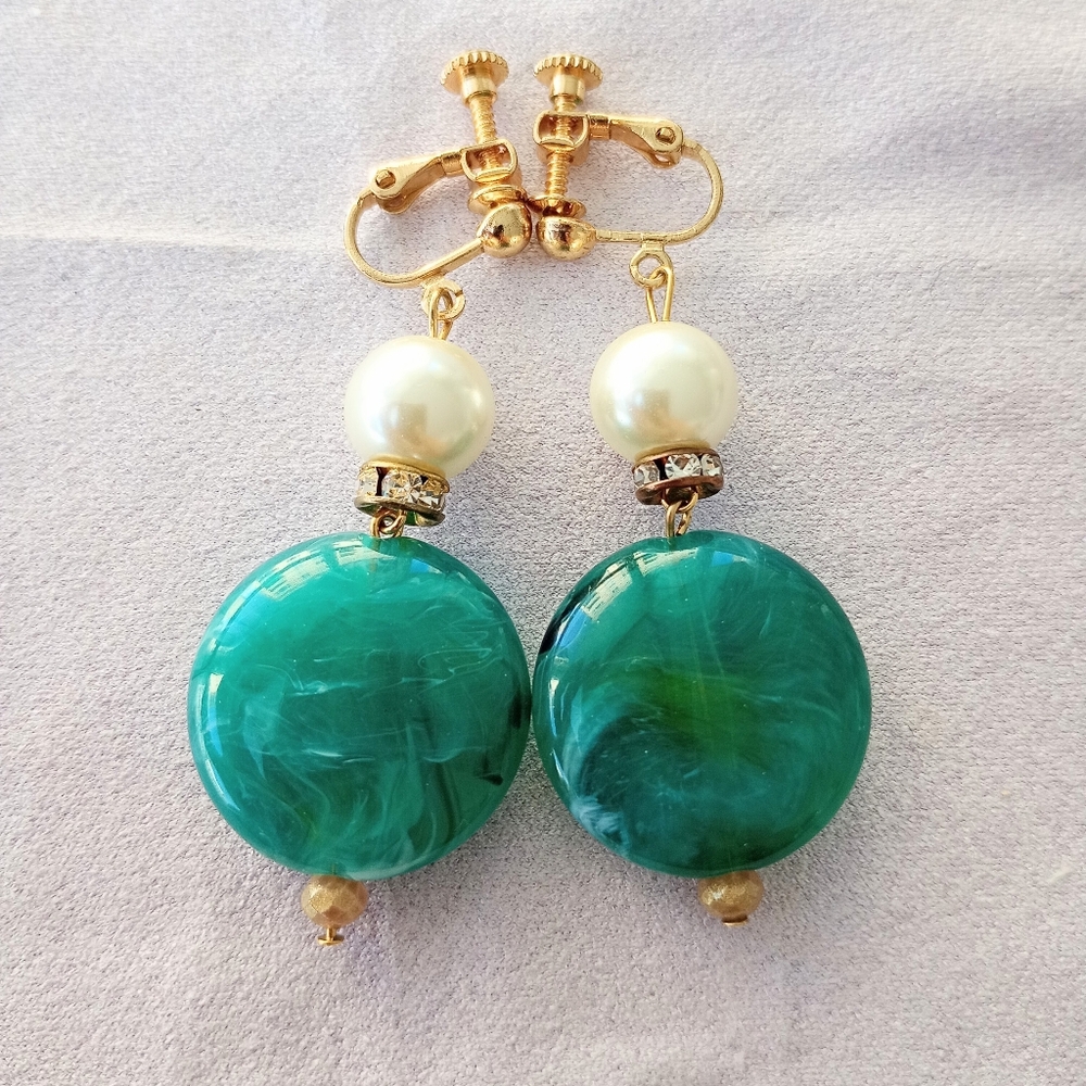 Elegant Green and Gold Clip-On Earrings
